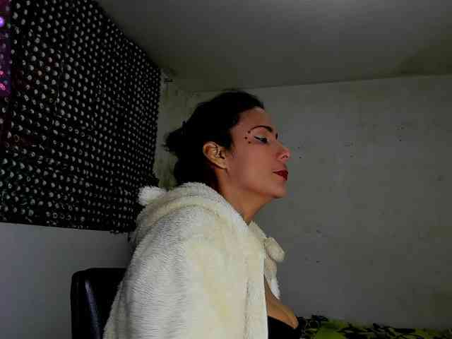 nenita-horny webcam