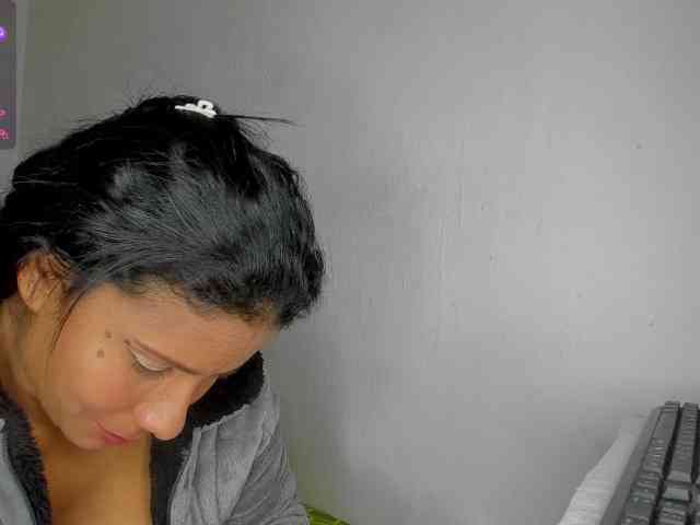 nenita-horny webcam