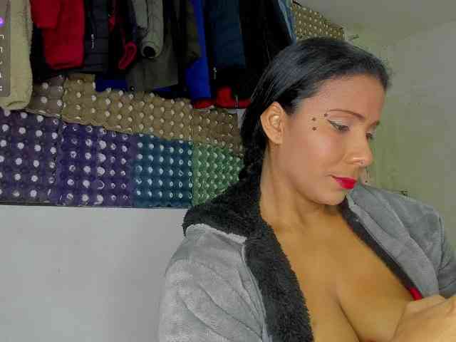 nenita-horny webcam