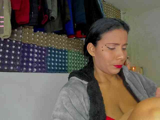 nenita-horny webcam