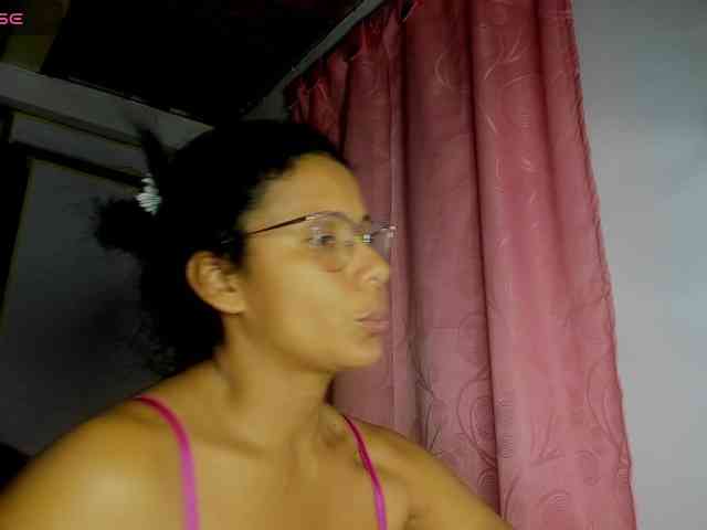 nenita-horny webcam