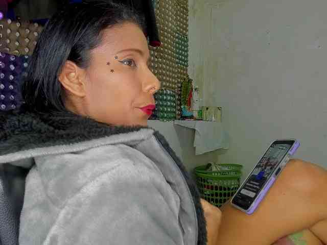 nenita-horny webcam