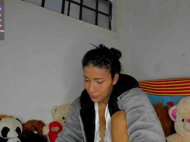 nenita-horny webcam
