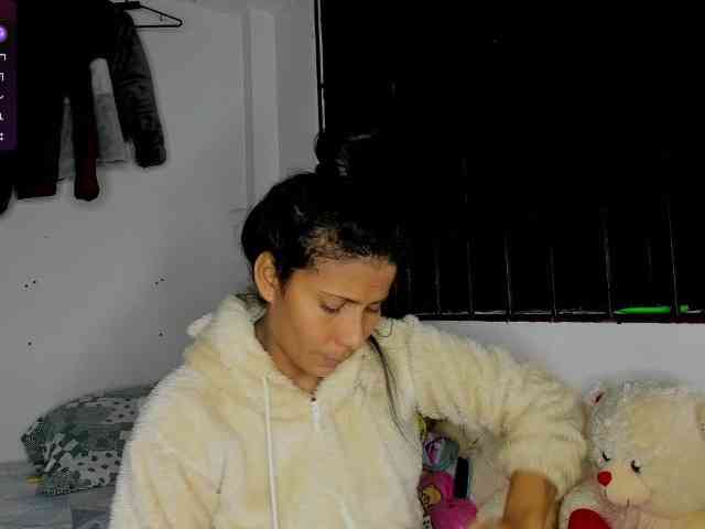 nenita-horny webcam