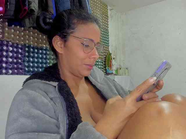 nenita-horny webcam