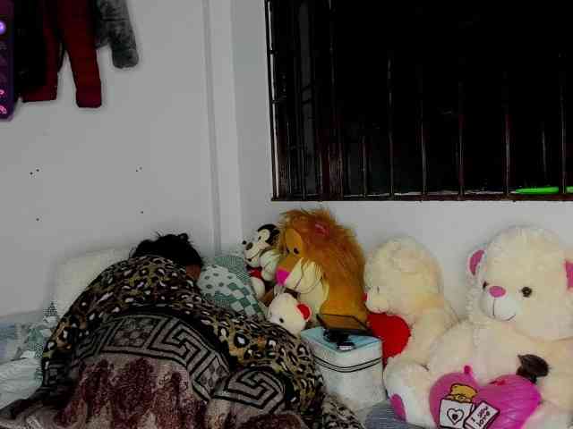 nenita-horny webcam