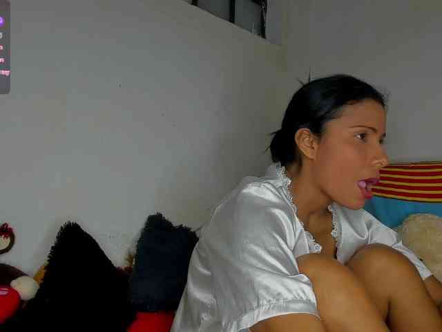 nenita-horny webcam