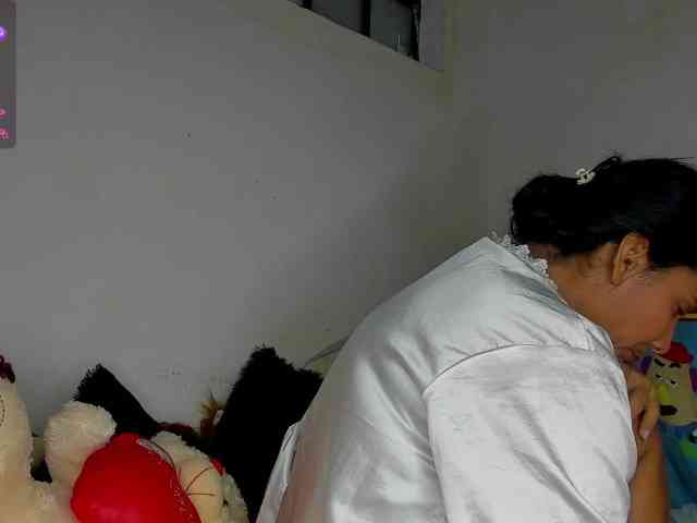 nenita-horny webcam