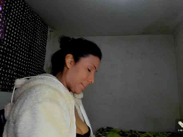 nenita-horny webcam