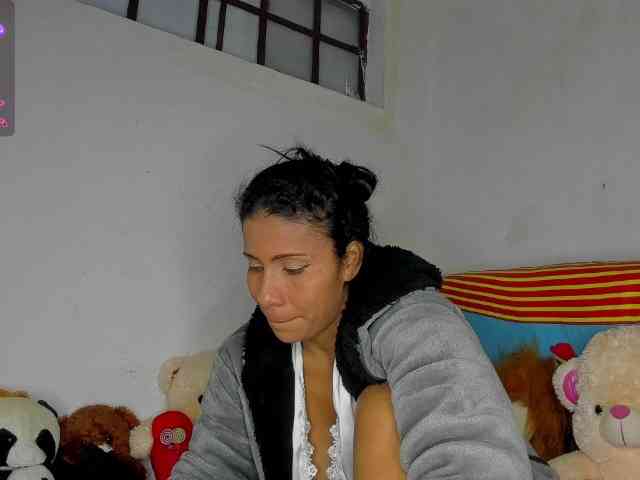 nenita-horny webcam