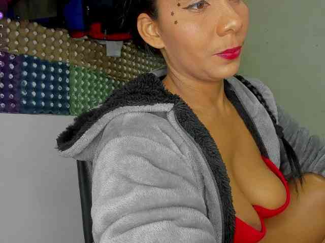nenita-horny webcam