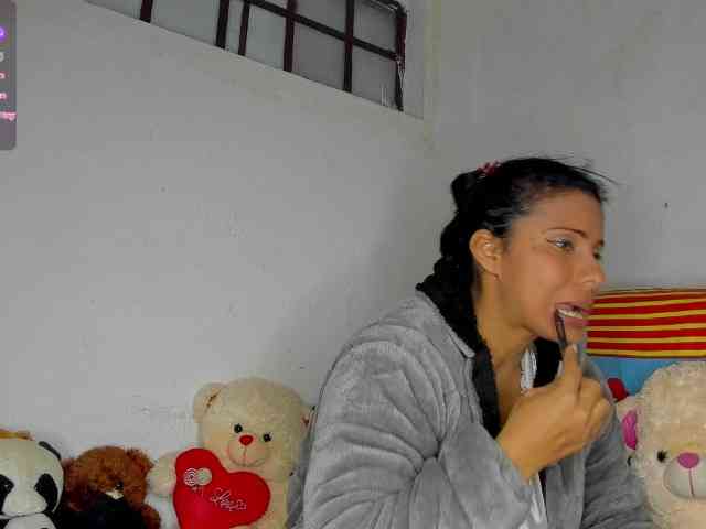 nenita-horny webcam