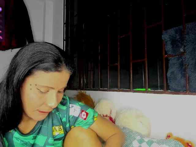 nenita-horny webcam