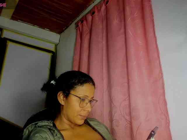 nenita-horny webcam