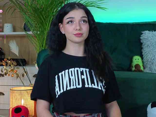 AveryWillow webcam