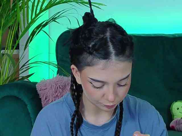 AveryWillow webcam