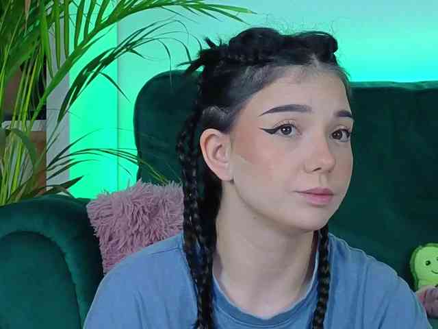 AveryWillow webcam