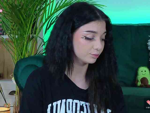 AveryWillow webcam