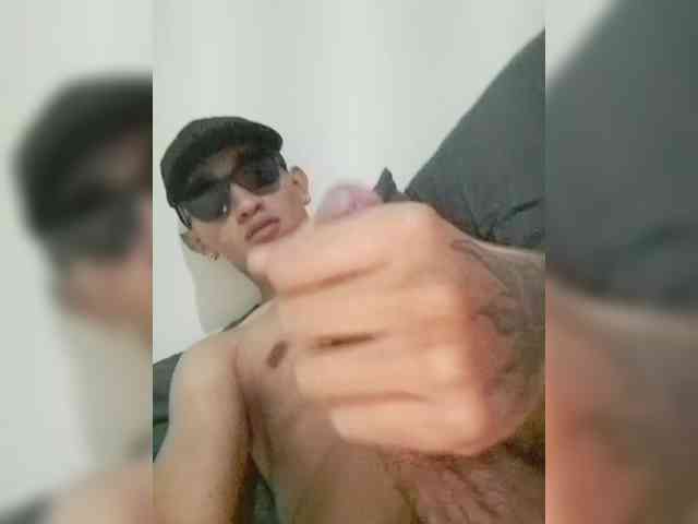 DaringDude1 Live Webcam on BongaCams