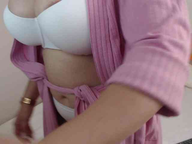 ElizabethRaegan webcam