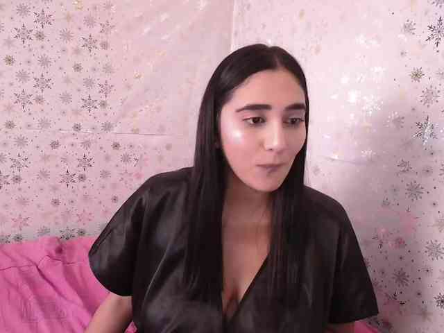 Caroline12 webcam