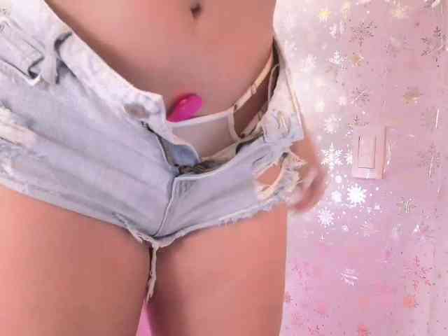 Caroline12 webcam