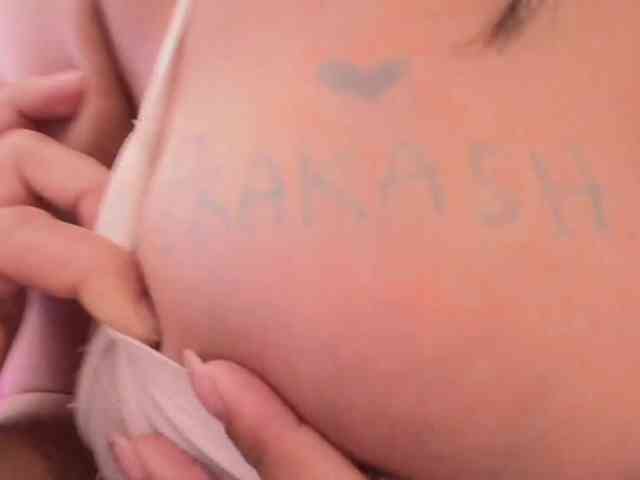 Caroline12 webcam