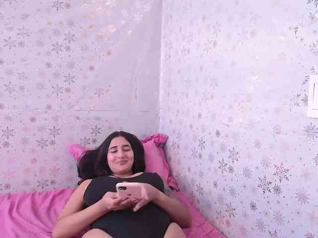 Caroline12 webcam