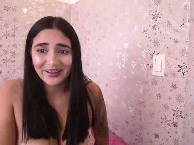 Caroline12 webcam