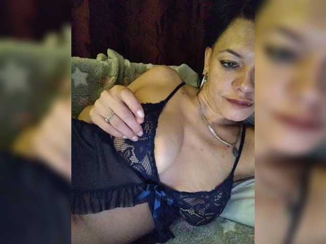 Sex chat gratuit in direct cu Lois-Lorrie pe BongaCams