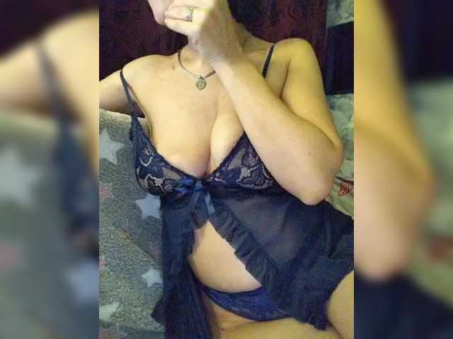 Sex chat gratuit in direct cu Lois-Lorrie pe BongaCams