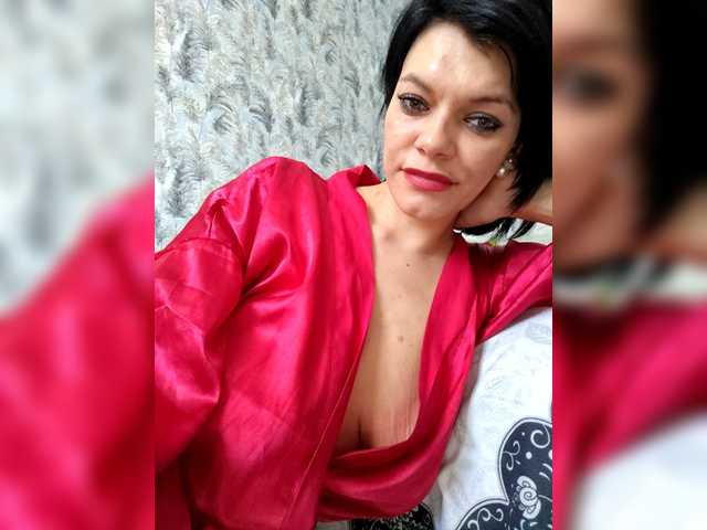 Lois-Lorrie's BongaCams show and profile