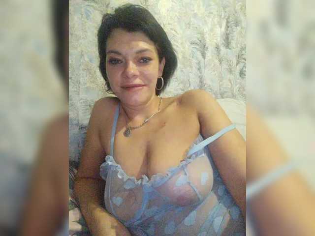 Lois-Lorrie from BongaCams