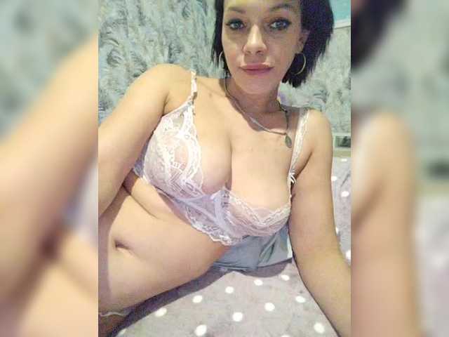 Lois-Lorrie from BongaCams is Freechat