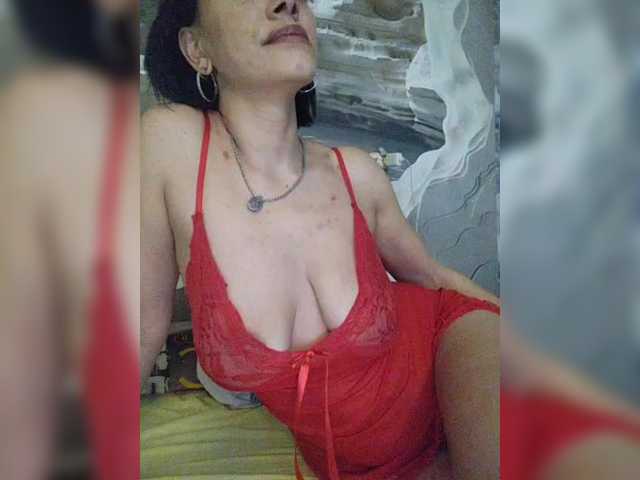 Lois-Lorrie's BongaCams show and profile