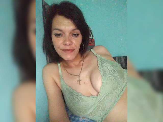  Lois-Lorrie chat room