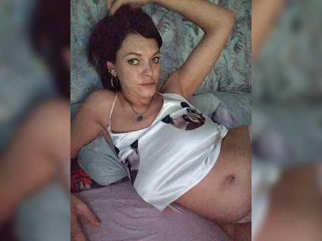 Sex chat gratuit in direct cu Lois-Lorrie pe BongaCams