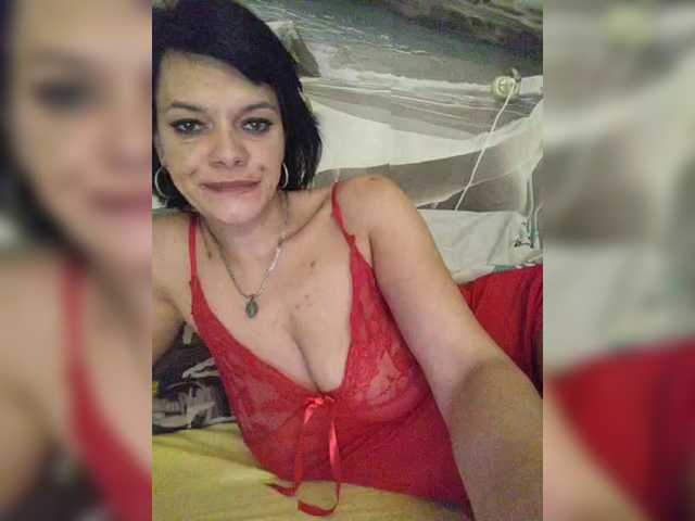 Lois-Lorrie's BongaCams show and profile