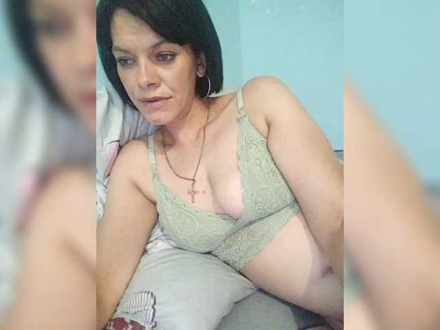 Lois-Lorrie chat room