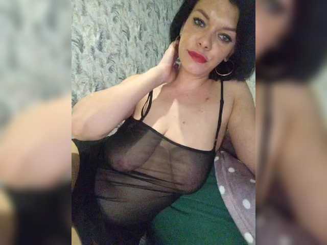 Lois-Lorrie from BongaCams