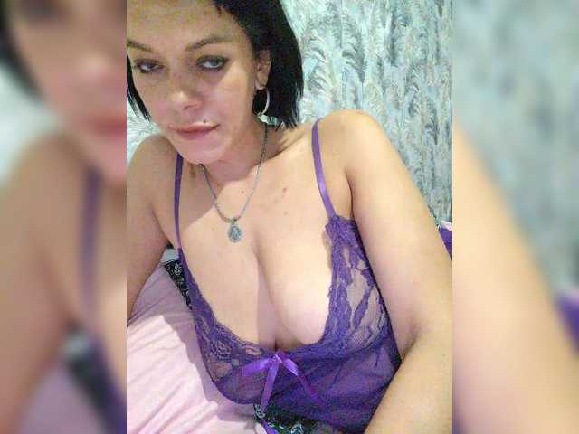  Lois-Lorrie chat room