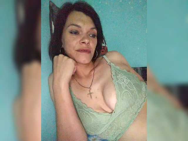  Lois-Lorrie chat room