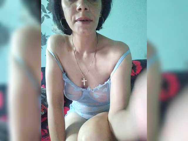  Lois-Lorrie chat room