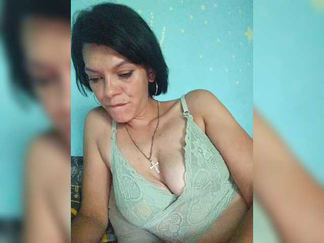  Lois-Lorrie chat room