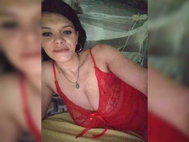 Lois-Lorrie's BongaCams show and profile