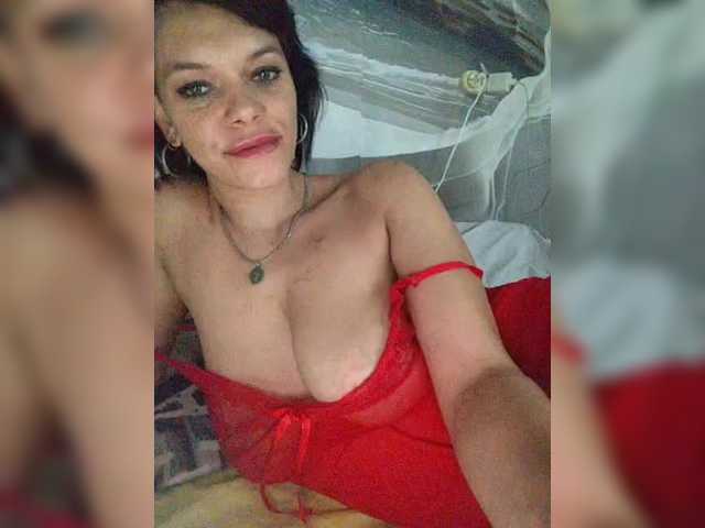 Lois-Lorrie's BongaCams show and profile