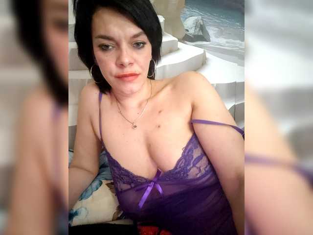 go to chat with Lois-Lorrie