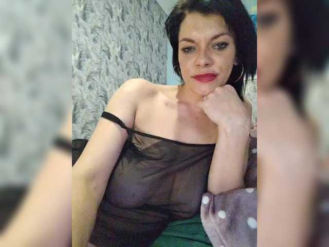 Lois-Lorrie's BongaCams show and profile