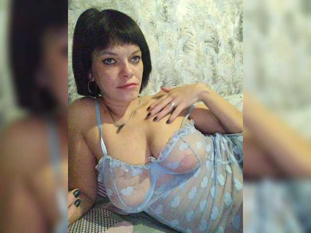 Sex chat gratuit in direct cu Lois-Lorrie pe BongaCams