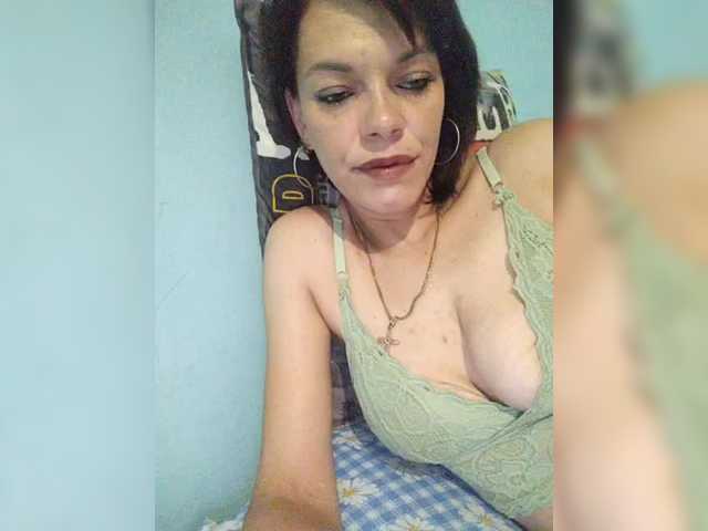  Lois-Lorrie chat room